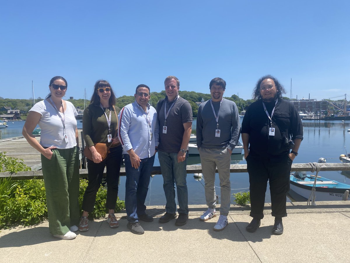A sunny welcome to the Logan Science Journalism Fellows! Here are the Biomedical fellows on a break from the lab; the Environmental fellows are doing fieldwork @ Waquoit Bay. So nice out! #MBLjourno23 <a href="/petrialadgrove/">Petria Ladgrove</a> <a href="/KatieHunt20/">Katie Hunt</a> Mohamed Mansour <a href="/cbquist/">Charles Bergquist</a> <a href="/CarliSerrano/">Carlos Serrano</a> <a href="/BlackiLi/">Blacki Migliozzi</a>
