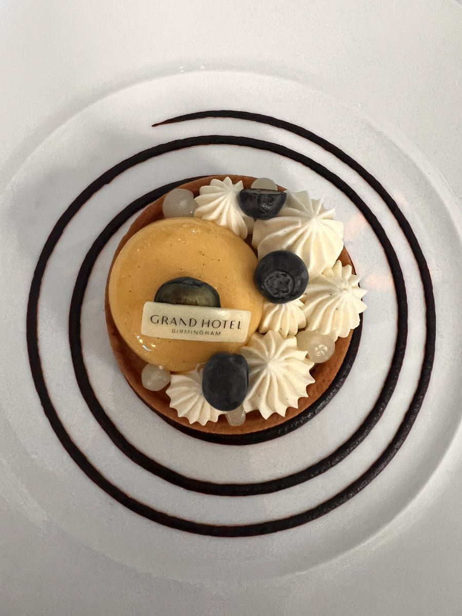 Louise Logan tweet media