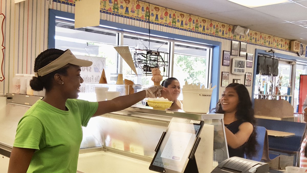 Hello, June!☀️Summer break is so close we can taste it!🍦 #yeolefashioned #chseats #holycityeats #chucktowneats #familyowned #hotdogs #BLTs #sandwiches #icecream #burgers #milkshakes #sundaes