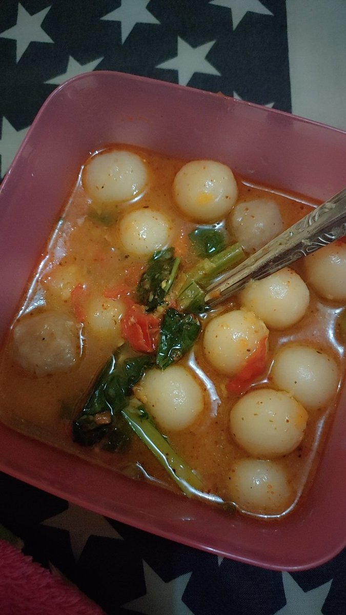 CandyqueenMaria's tweet photo. Mantap bgt malem2 makan pedes2 cilok kuah goang Homade
Pedes,asin gurih enak bgt!!
Homade Kya jajanan bandung kencur nya berasa, 😋😋💕
#goang #cilok #kuah #indonesian #indonesianstreetfood #streetfood #yummy #taste #simplecook #spicy #cilok #bandung #jajananbandung #pedas https://t.co/r43vP2XcQg