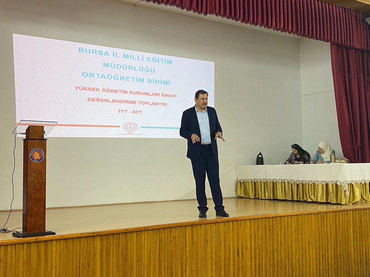 BursaKiz_Lisesi's tweet photo. Bursa İl Milli Eğitim Şube Müdürümüz Sayın Bekir Arslan ortaöğretim kurum müdürleri ile YKS değerlendirme toplantısı için Bursa Kız Lisesi konferans salonunda buluştu. Teşrifleri ve değerlendirmeleri için kendilerine teşekkürlerimizi arz ederiz.
@bursailmem16 @bekirarslan43 https://t.co/xk80T63Fap