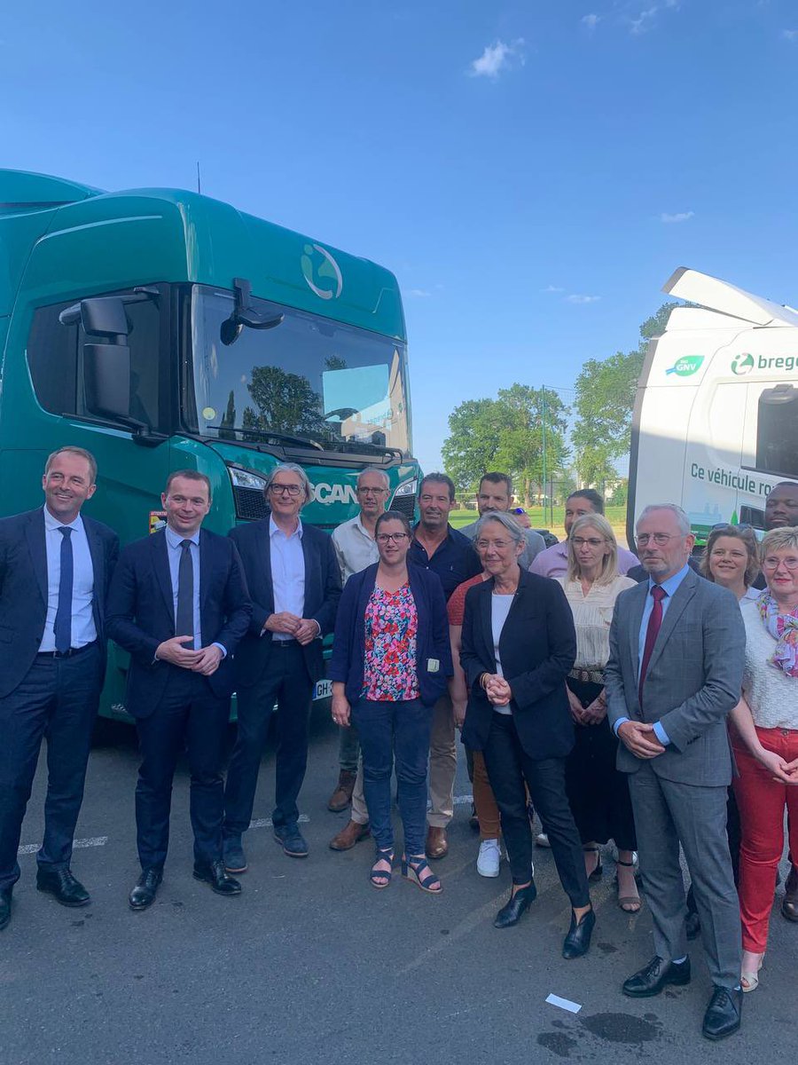 Heureux de la signature du 1er protocole #FranceTravail par <a href="/Elisabeth_Borne/">Élisabeth BORNE</a> <a href="/olivierdussopt/">Olivier Dussopt</a> <a href="/C_MORANCAIS/">Christelle MORANÇAIS</a> et @pole_emploi en région <a href="/paysdelaloire/">Pays de la Loire</a>
✅ 17 engagements des acteurs de la formation, l'insertion et de l'emploi qui concrétisent une nouvelle étape vers le #pleinemploi