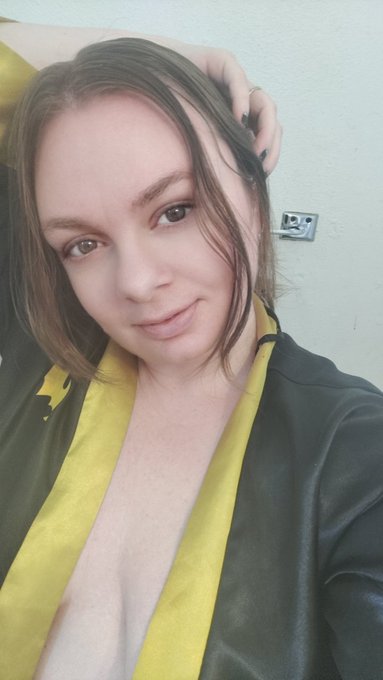 Good morning. https://t.co/EQQ4N1f0qL<a href="/tag/milf"class="tags"><span>#milf</span></a><a href="/tag/momboobs"class="tags"><span>#momboobs</span></a><a href="/tag/mombody"class="tags"><span>#mombody</span></a><a href="/tag/chaturbategrls"class="tags"><span>#chaturbategrls</span></a>