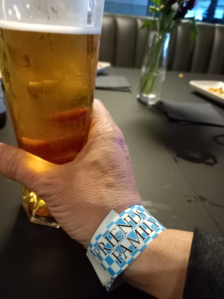 ianbetley's tweet photo. I appear to have made it to the friends and family hospitality area ๐ time for free drinks! #coldplaymanchester @coldplaying #coldplayxtra https://t.co/ul1lqxjWdj