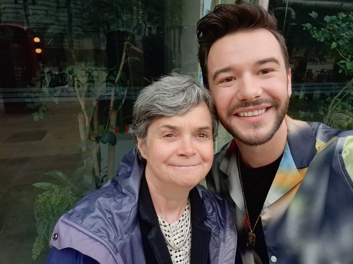 NicolaBrentnall's tweet photo. Very lucky to spend time in the company of the truly exceptional @BradGudger, the driving force behind @AlikeUK. A heart to heart, with healing and happiness. Thank you, my friend, thank you. https://t.co/EmQXDJJwjo
