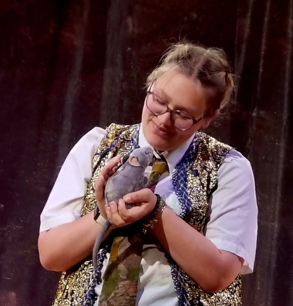 Aida_S_Haughton's tweet photo. Oh, we had so much #fun!!! #WellDone All !! The #audience couldn't resist so they tried some of the #costumes!! Big thanks to our chaperon Jenny Holford for making such cool #rats #YPTC #Goldilocks #TalesWithTheTwist @NVBorderlines #theatre @SusanEMoffat @SWhetnall https://t.co/yR1G50pB9Q