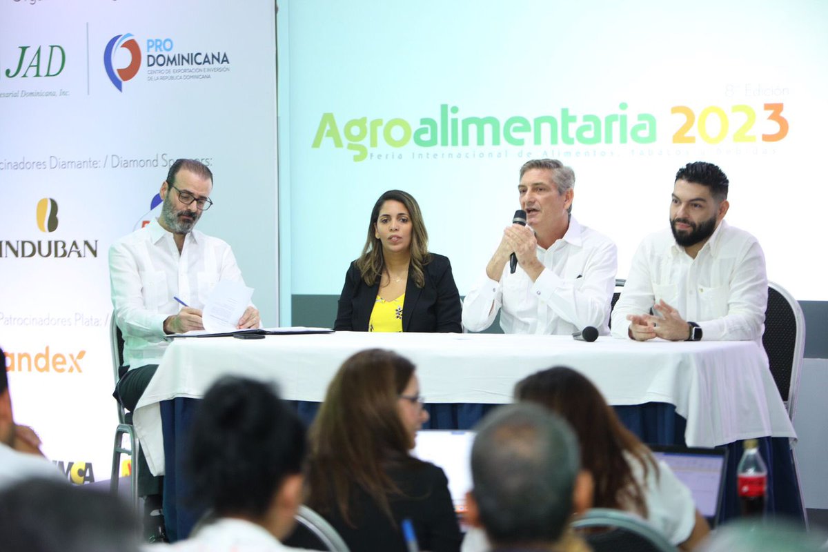 ADOEXPO's tweet photo. Hoy nuestro pasado presidente Álvaro Sousa lideró panel "Retos de RD en mercados internacionales de productos agrícolas" en Feria Agroalimentaria 2023. Destacó desafíos como cambio climático y acceso a mercado. https://t.co/WaUvAPYhfI