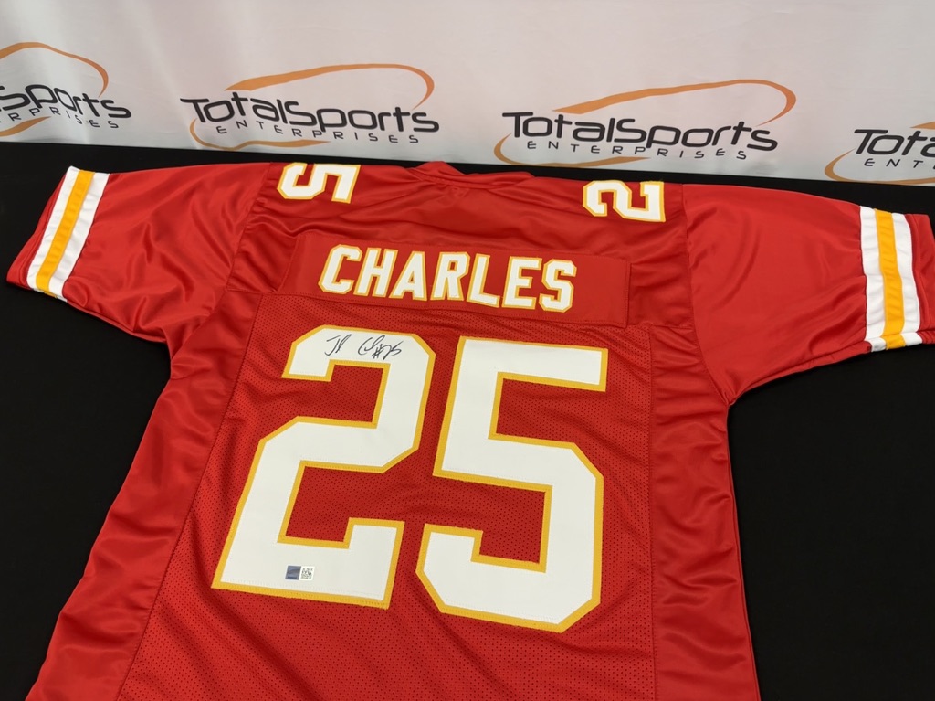 We're going to give a Jamaal Charles autographed jersey away!

For a chance to win:

- Retweet this tweet
- Follow us

We'll pick a winner on Monday 6/5!

(Note: We will NOT message you asking for your credit card information.)