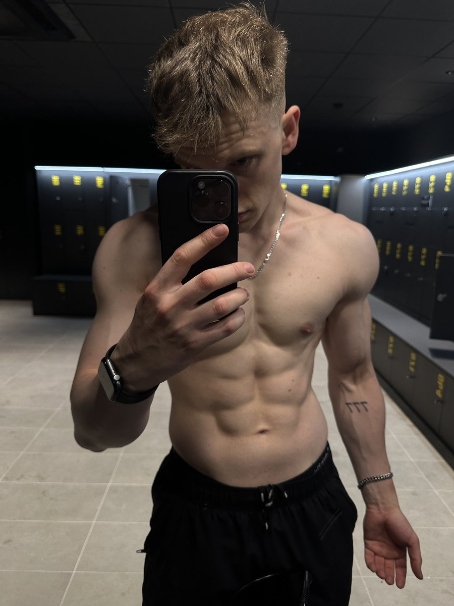 Constila1's tweet photo. Es wird #fitnessjourney https://t.co/AyVVgFu4RI