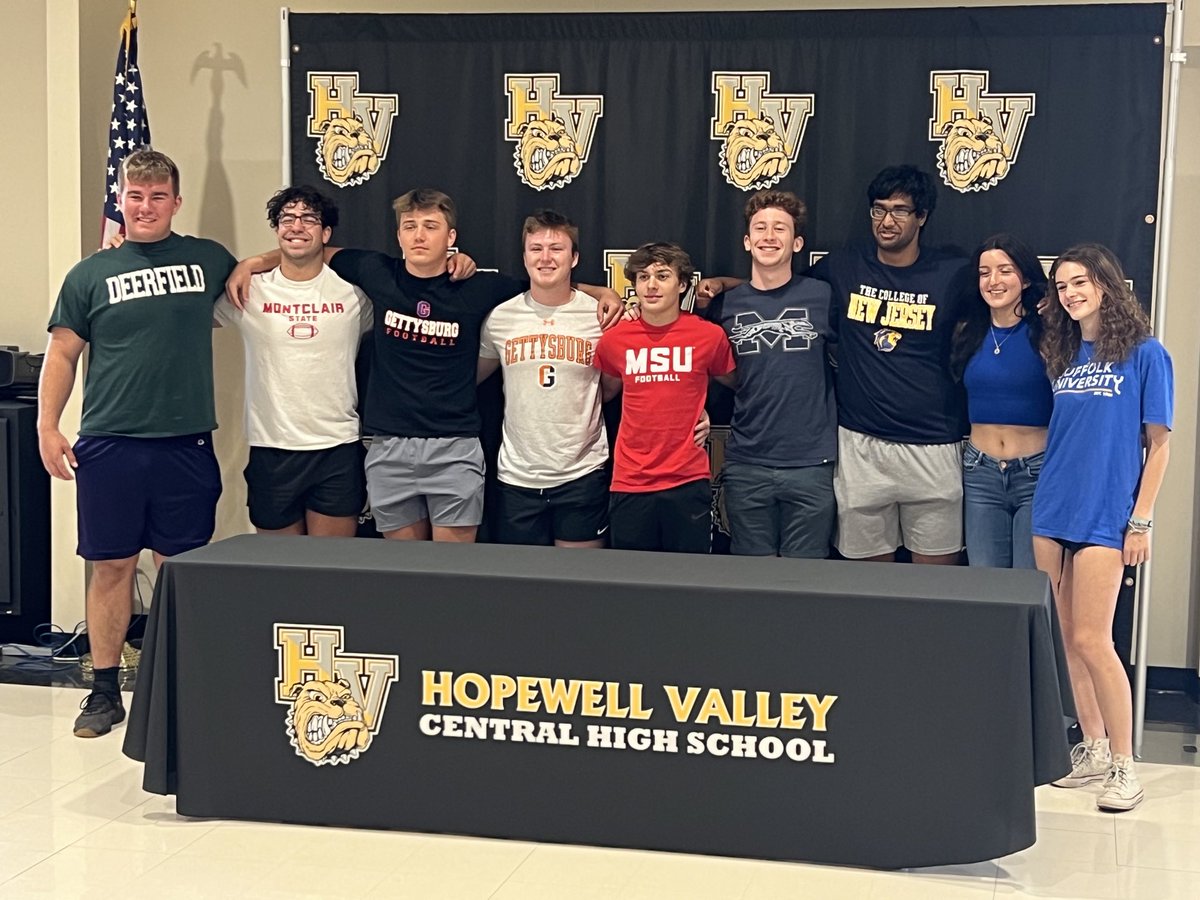 Congratulations to our seniors athletes who will be continuing their athletic careers in college next year.  We are very proud of you and your accomplishments and wish you the best of luck!