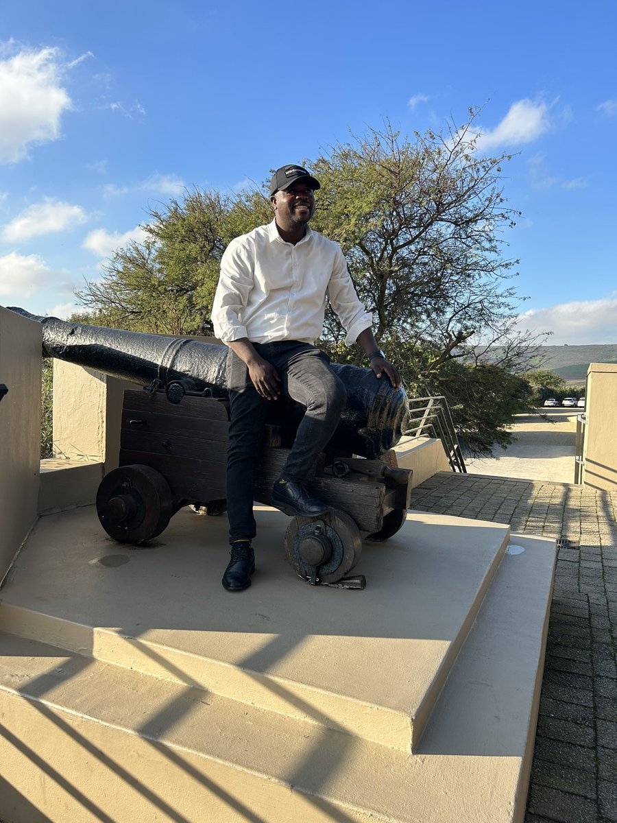 Kudakwa79254790's tweet image. Great day at the beautiful winery @dhillswine the view and scenery breathtaking .#winetours #visitsouthafrica #visitcapetown #capetowncannabisguide