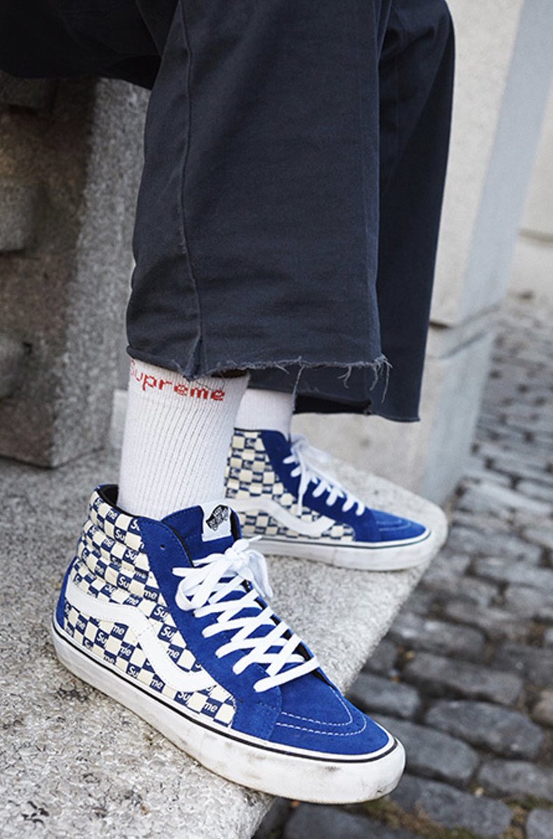 Supreme__Hustle's tweet photo. 10/18/2016
Supreme/Vans 

•The Sk8-Hi Pro and Authentic Pro was offered in three colorways. https://t.co/Avavv6IUzV