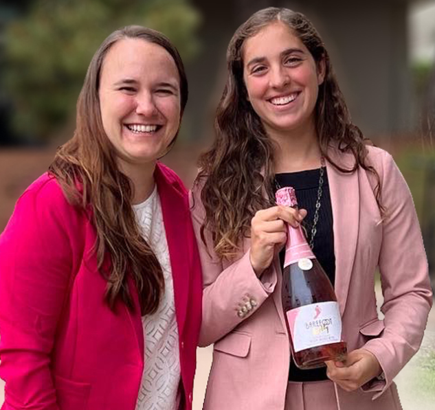 Who at the university made a difference in your life? For Liana Alves, it was Assistant Professor Alina Schimpf, "Alina Schimpf gave me the support to grow. It was okay to make mistakes, ask questions and give bizarre and strange ideas."
today.ucsd.edu/story/i-am-for…