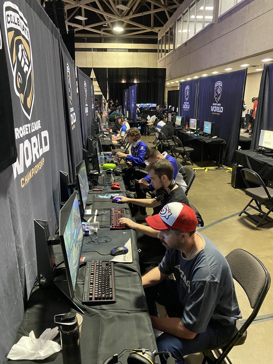 Warm up for tomorrow <a href="/LiFoxRL/">LiFox</a> <a href="/Mjeyzo_/">EYG Mjeyzo</a> <a href="/Hartmann_RL/">Hartmann</a> <a href="/CalixRL/">Calix</a> with <a href="/HamburgerHaie/">Hamburger Haie</a> #crl