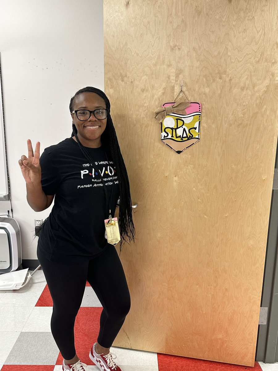 MissSilas_'s tweet photo. Year 2 is officially a wrap. https://t.co/r0PmCKqSfc