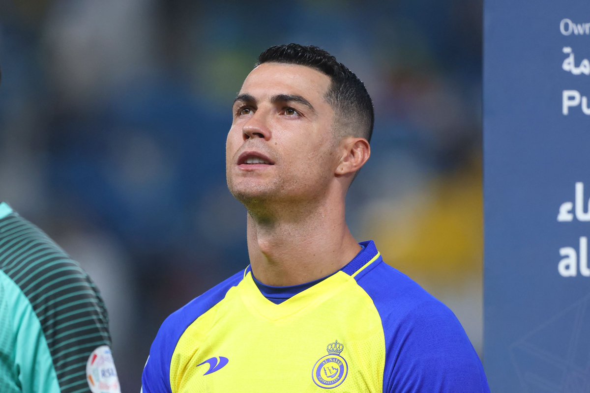 FabrizioRomano's tweet image. Cristiano Ronaldo announces he’s not leaving Al Nassr despite Newcastle links: “I am happy here — I want to continue here and I will continue here”. 🚨🟡🇸🇦

“Life goes very well, the league is good. The big players are all welcome. If this happens, the league will improve”.