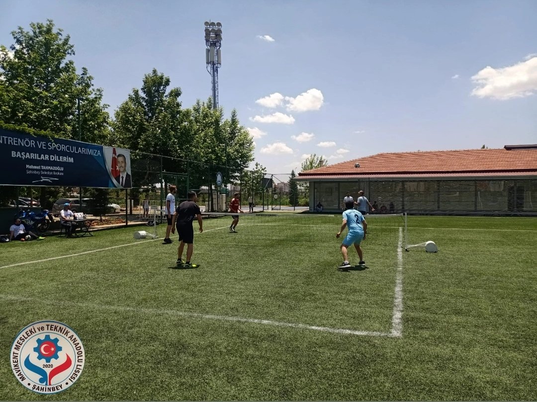 Valiliğimizin yürütmüş olduğu Spor Şehri Gaziantep kapsamında, "Öğretmenler Arası Ayak Tenisi Turnuvası" na Akkent Spor Köyünde katılım sağladık.
<a href="/gul_davut/">Davut GÜL</a> <a href="/yasintepe/">Yasin TEPE</a> <a href="/erdalkilinc27/">Dr.Erdal KILINÇ</a>