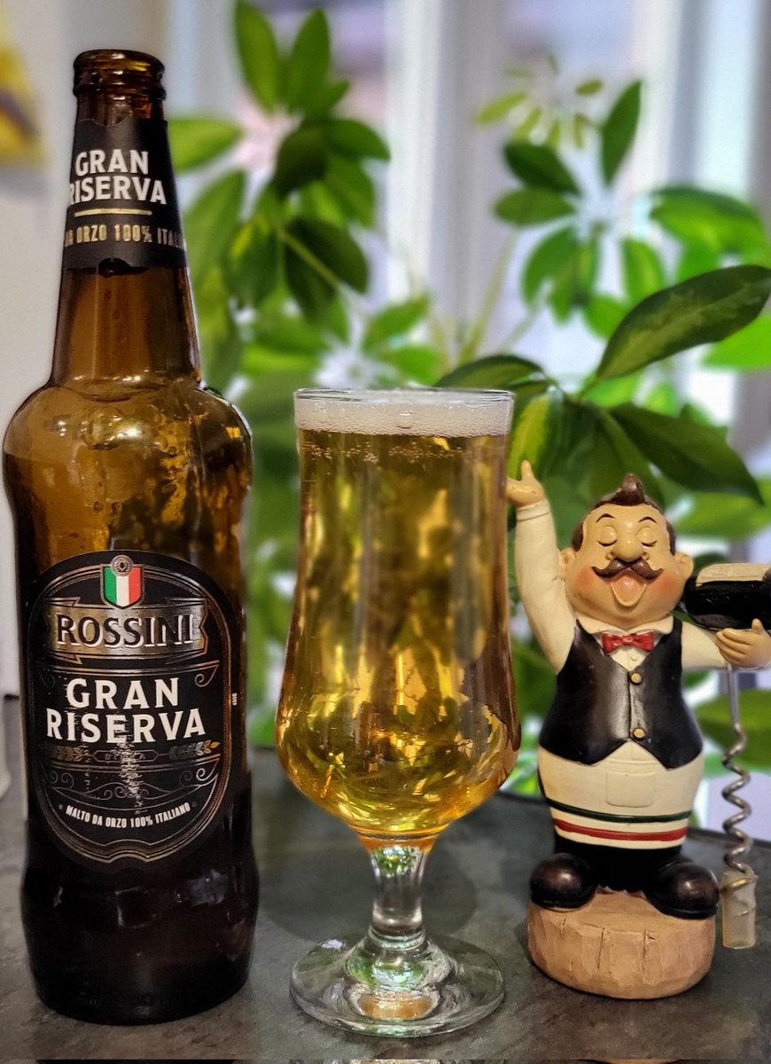 OK, it's not Peroni Gran Riserva but at £1.39 for a 660ml 5.9% Italian malt barley lager, Tomasso approves!! Salute! 👍🍻