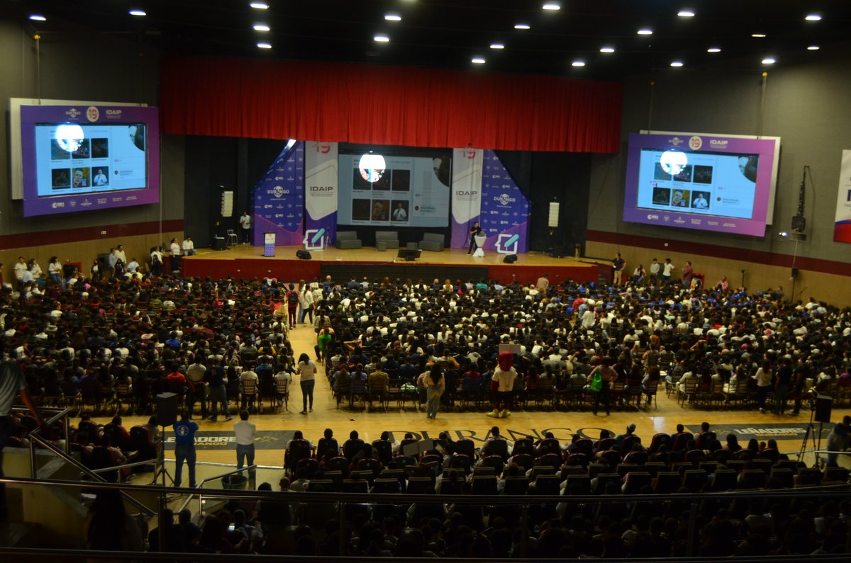 Lleno total !!

Gracias <a href="/COBAEDoficial/">COBAED</a>, Universidad Vizcaya de las Américas, <a href="/UNES_MX/">Universidad España</a> y secundarias por participar en la cultura de protección de los datos personales en el mundo digital, al escuchar la conferencia "Eres lo que públicas" con Roberto Ruz.
