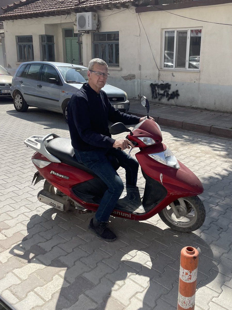 Tim Cook scooteriyle gezerken yakalandı
#Apple