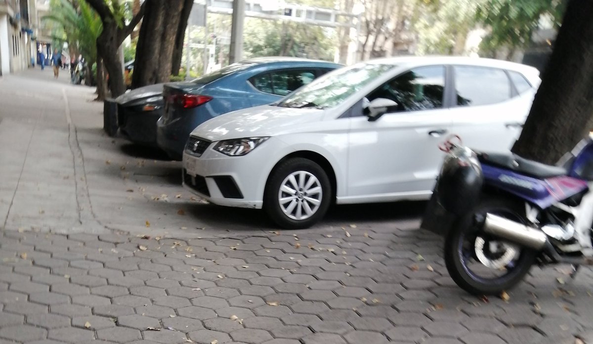 jimmyarq_'s tweet photo. Día 6.
Veamos cuántos días le toma a #TransitoGCDMX multar y retirar los 3 autos que diariamente se encuentran en #AvCuauhtemoc 834 sobre la banqueta
@OVIALCDMX
@UCS_GCDMX
#TransitoCDMX #OvialCDMX #ZonaVial4 #CDMX #Narvarte #AlcaldiaBJ
@Peaton_no @peatoncitoCDMX @GeneralPeaton https://t.co/bfD7E3wBLf