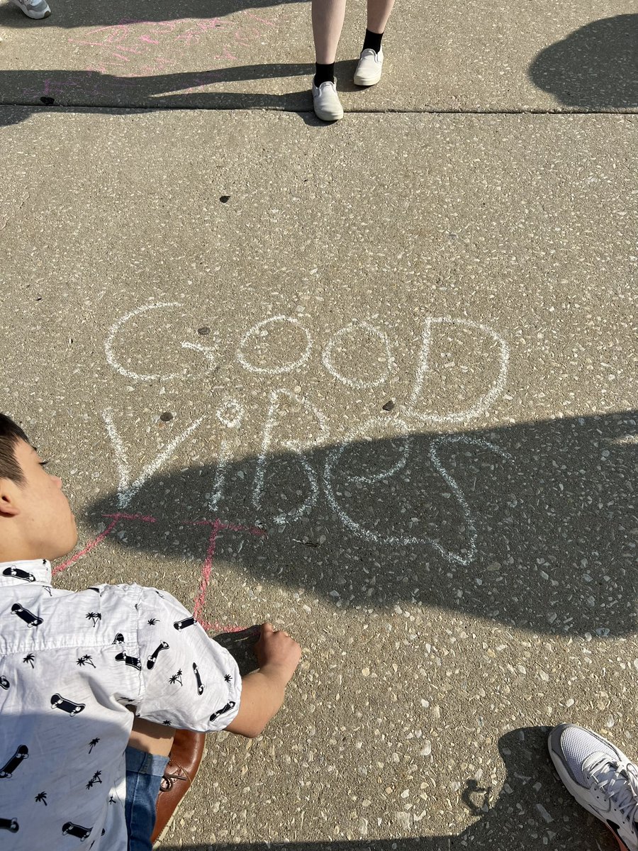 AngelRucciSLP's tweet photo. Best Buddies enjoying the beautiful weather with bubbles, chalk, and the newest favorite: kickball! Embracing inclusion, teamwork, and friendship under the warm sun. ☀️💙⚽️ #InclusionMatters #Teamwork #Friendship #Kickball #OutdoorFun https://t.co/6J3rjCWXa0
