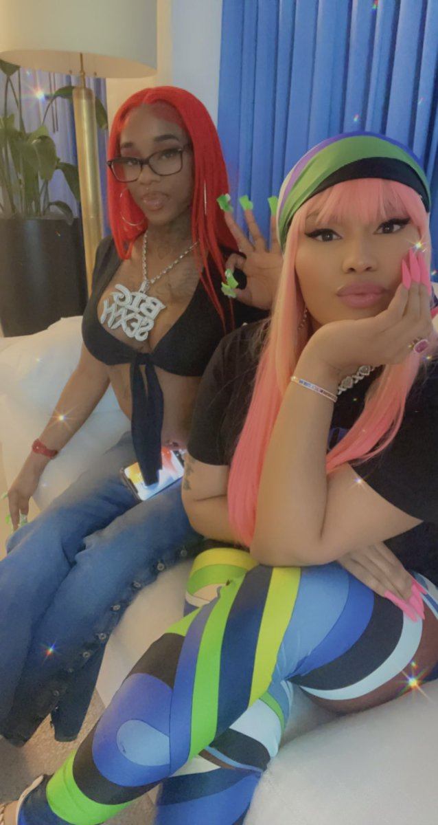 NICKIMINAJ's tweet photo. 😘 @SexyyRed314_ ♥️💕#PoundTown2 outNOW https://t.co/ZZ31LdLlgW