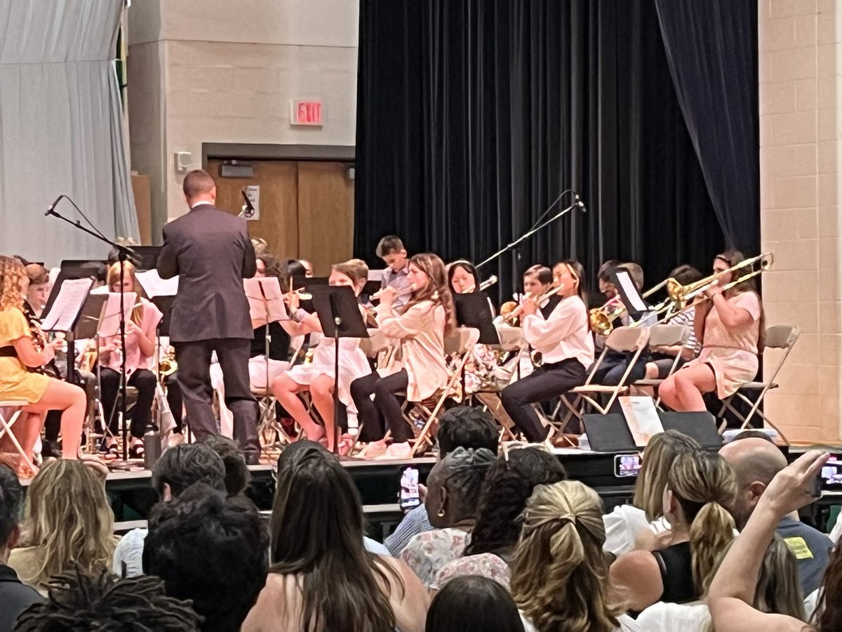 CBButlerElem's tweet photo. The final performance of this evening featured our Intermediate Band led by director, Mr. Robinson. Students displayed their skill performing their wind, brass, or percussion instruments. With each song, sections of the band were featured - A GREAT night of music at Butler! https://t.co/ySzRorAY1S