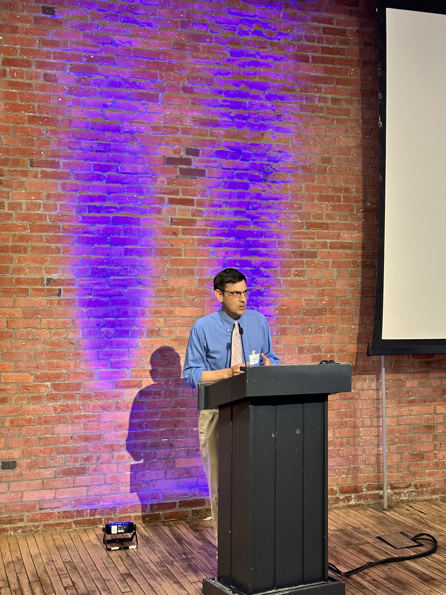 resolvephilly's tweet photo. A few remarks from the Director of @BrokeinPhilly, @EugeneSonn. Cheers to the newsrooms who make up our collaborative 🥂
We appreciate you, your work and your impact. Philadelphia appreciates you. #ResolveJawn
We are looking forward to continue working with you! https://t.co/Uej82BvJVx