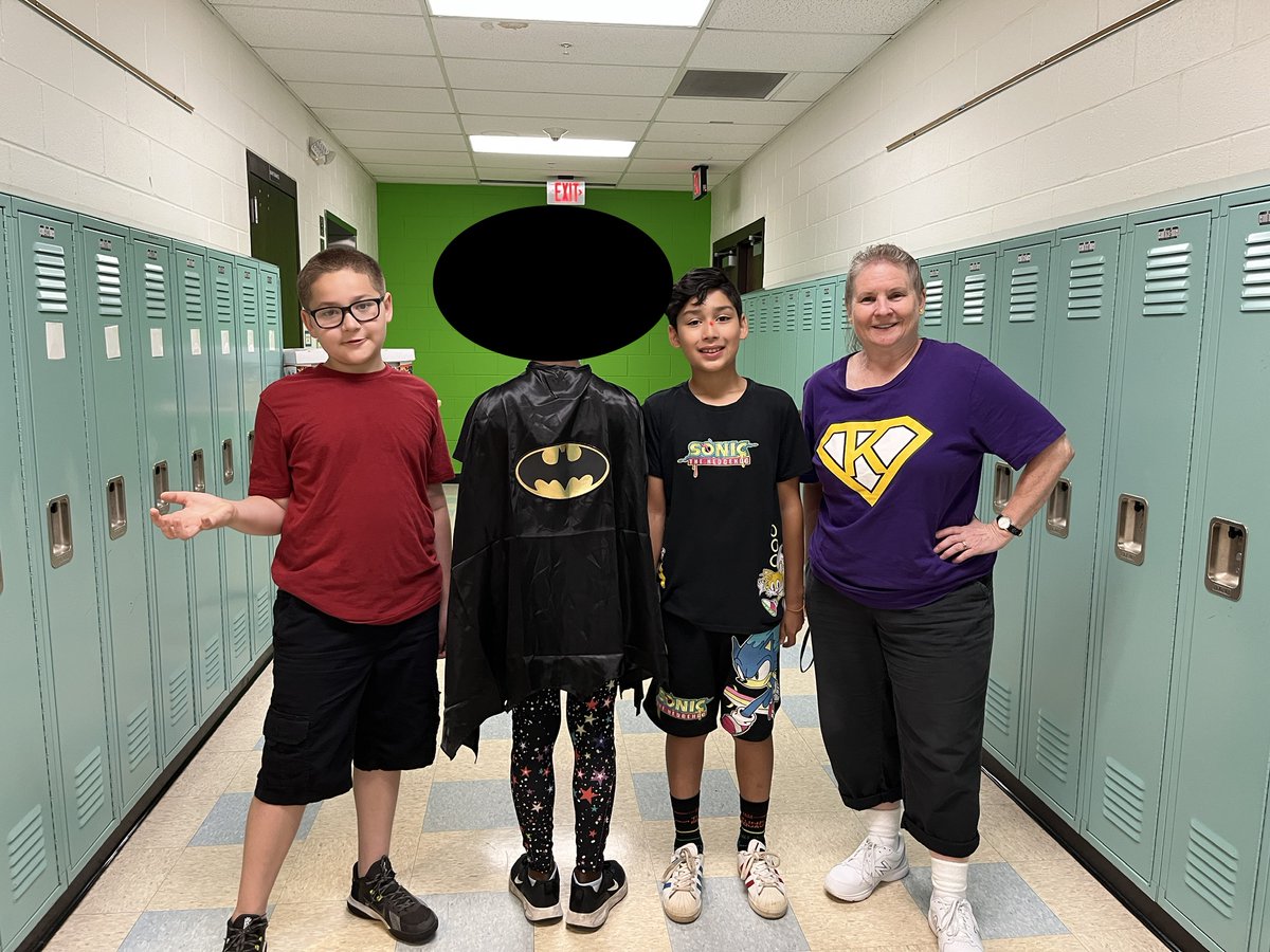 4SE enjoyed some spirit day SUPER HEROES
<a href="/KomenskyLions/">Komensky School</a> <a href="/KomenskyPBIS/">Komensky PBIS</a>
#OrgulloLeonesKomensky #d100inspires