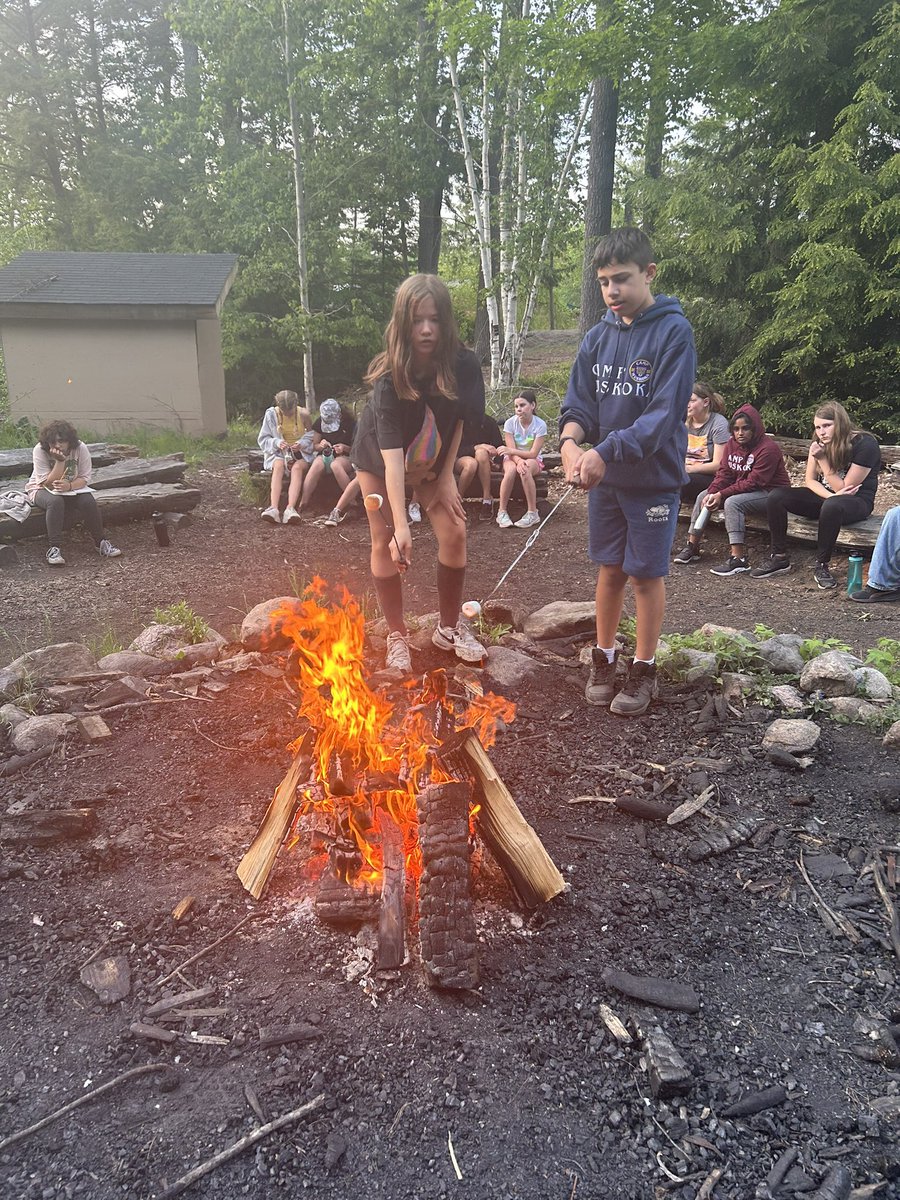 MsAtkinson93's tweet photo. Who wants s’more? @SJPIIOakville @campmuskoka https://t.co/cmU0fERrni