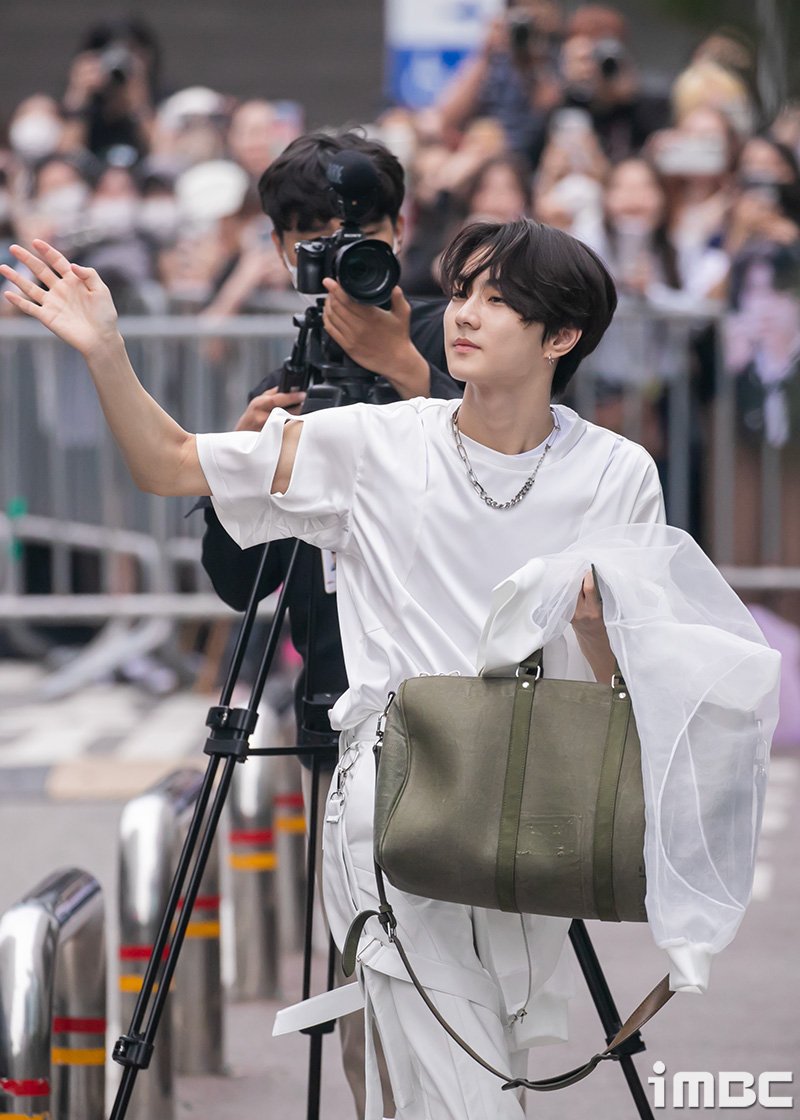 엔하이픈 정원, 정원 초과야 미안 #엔하이픈 #ENHYPEN #정원 [iMBC 직찍]
enews.imbc.com/News/RetrieveN…