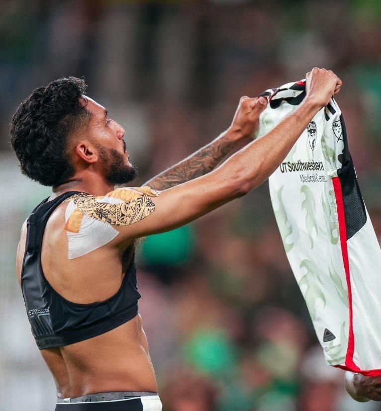 Jesús Ferreira🗣️ “We’re all humans. We all see social media and the comments, and obviously it gets to us.” “I’m starting to realize that each year I play there’s going to be more hate. So it’s knowing how to block that off, proving them wrong, and just playing my game.” #USMNT