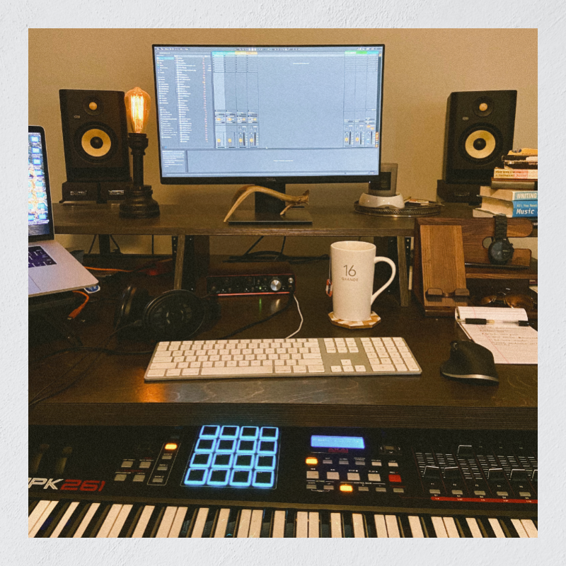 JeremyRavine's tweet photo. Tea &amp; music make the perfect match! Whether with tea or coffee, I always begin with a DAW template or a list of ideas to help jumpstart the writing process.
Share &amp; inspire others with your creative process!

👉 https://t.co/0NUK9SmdcY

#writingprocess #songwriting #spotifyartist https://t.co/uJwl9OaT6E