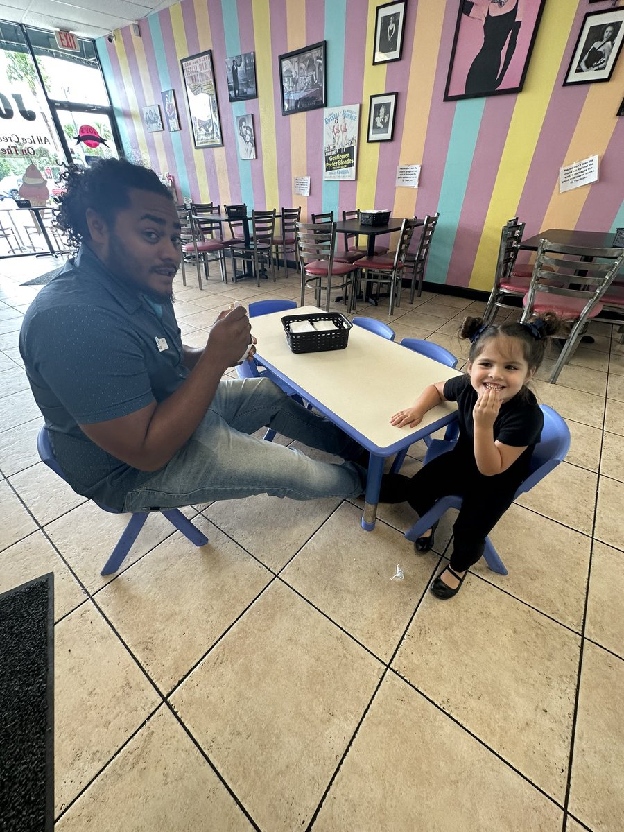 ThePalleschi's tweet photo. Who says job interviews can’t be sweet‼️ Kabi of Fort Pierce interviewing a potential candidate for his location (lol) #USAWireless #OutlawsDistrict #LifeAtATT https://t.co/DJ7BG4lkae