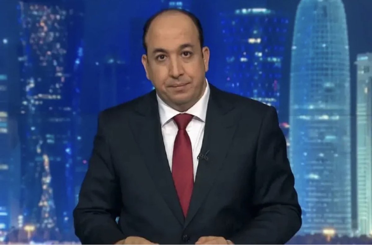 قناة الجزيرة تطرد المذيع عبدالصمد ناصر وتنهي خدماته 

وذلك بسبب ان عبد الصمد ناصر بادر إلى نشر تغريدة على “تويتر” يدافع فيها على شرف المرأة المغربية، بعدما تعرضت له من احتقار من طرف وسيلة إعلام جزائرية رسمية، والتي اتهمت الدولة المغربية بـ”الاتجار بعرض وشرف نساء المغرب”.

بعد نشر