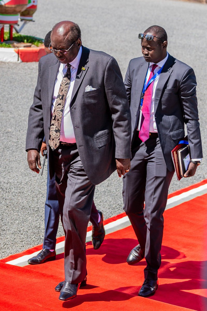 AkolPriscah's tweet photo. Presidential Affairs Minister Dr. Barnaba Marial Benjamin, President of Burundi Èvariste Ndayishimiye and other regional leaders at East African Community Heads of State Summit in Burundi May 31st 2023 https://t.co/s7NkBaqrWu