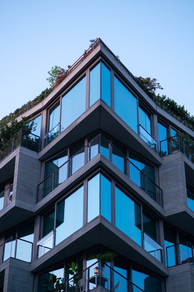 CevikJasmin's tweet image. Finding beauty in perfect balance. Exploring the captivating world of symmetry, where order and harmony dance together. 

#SymmetryLove #BalanceInDesign #architecture #goldenhour