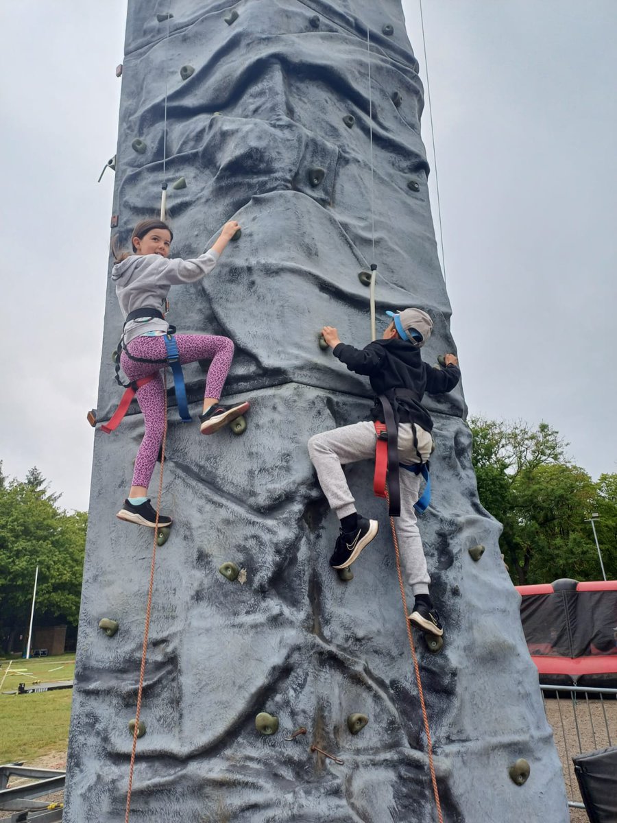 SuttonSnaggles tweet media