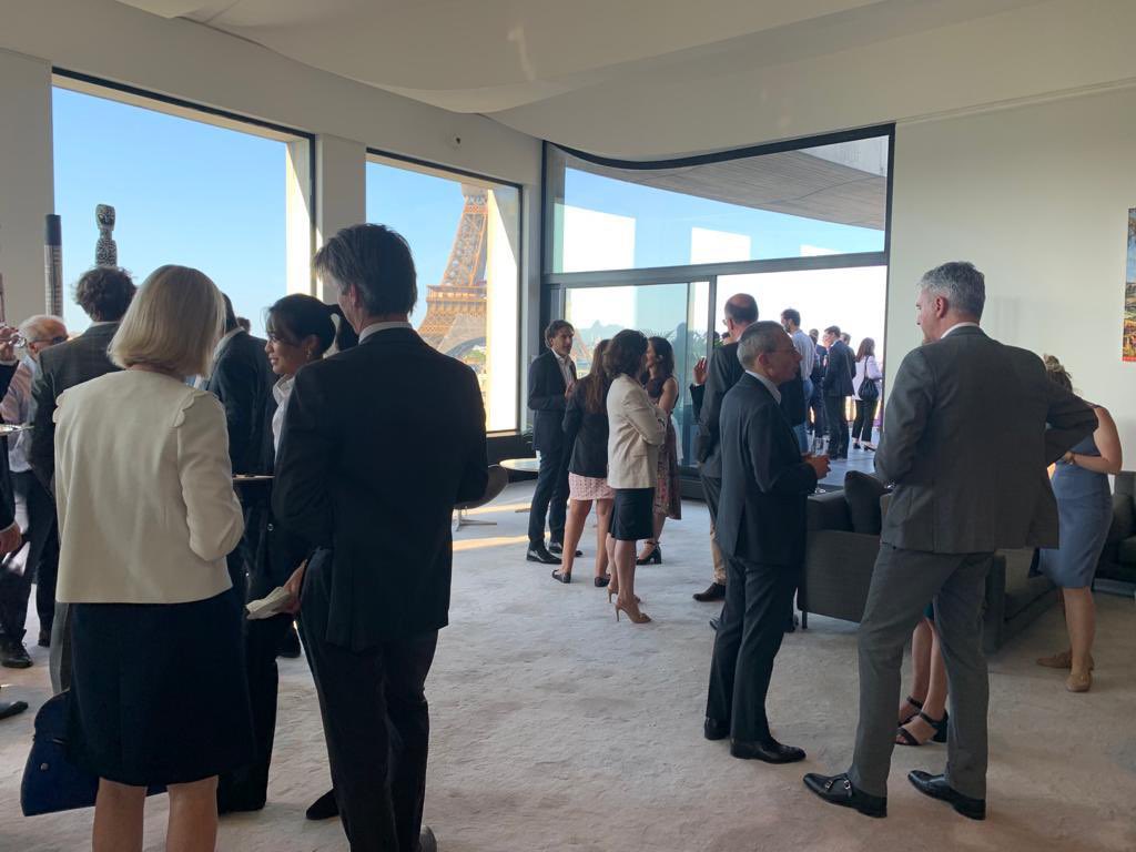 AusAmbFR's tweet photo. J'ai eu le plaisir de célébrer l'ouverture du bureau parisien de @Macquarie aux côtés de leur Directeur général EMEA, Paul Plewman. Ce bureau contribuera à renforcer les liens commerciaux entre nos deux pays 🇫🇷🇦🇺. @Economie_Gouv #AusEUFTA https://t.co/lb70MTyXYG