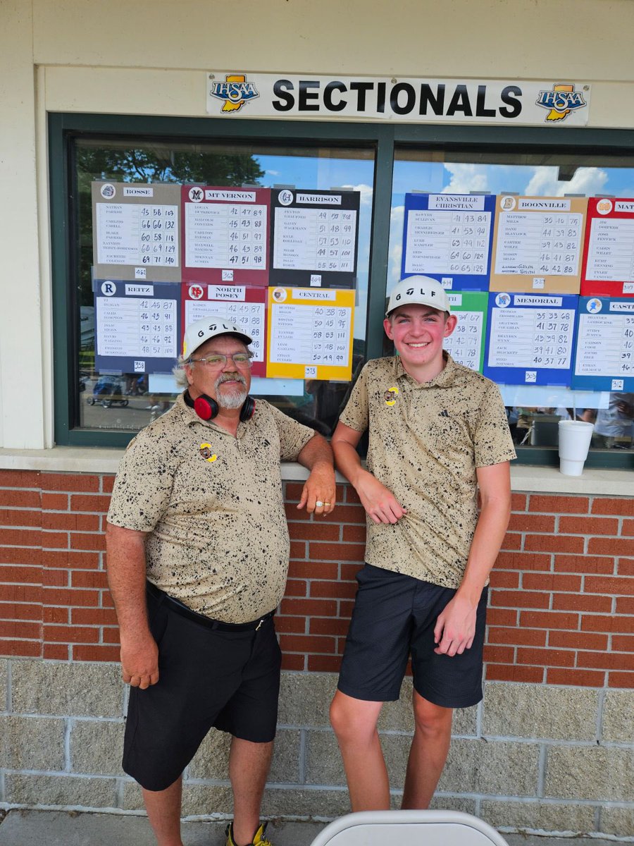The Bears shot a 373 today in sectionals at Helfrich Hills. Hunter Riggs came in third individually with a 78 and advanced to the regional next week at Country Oaks!⛳️🐻