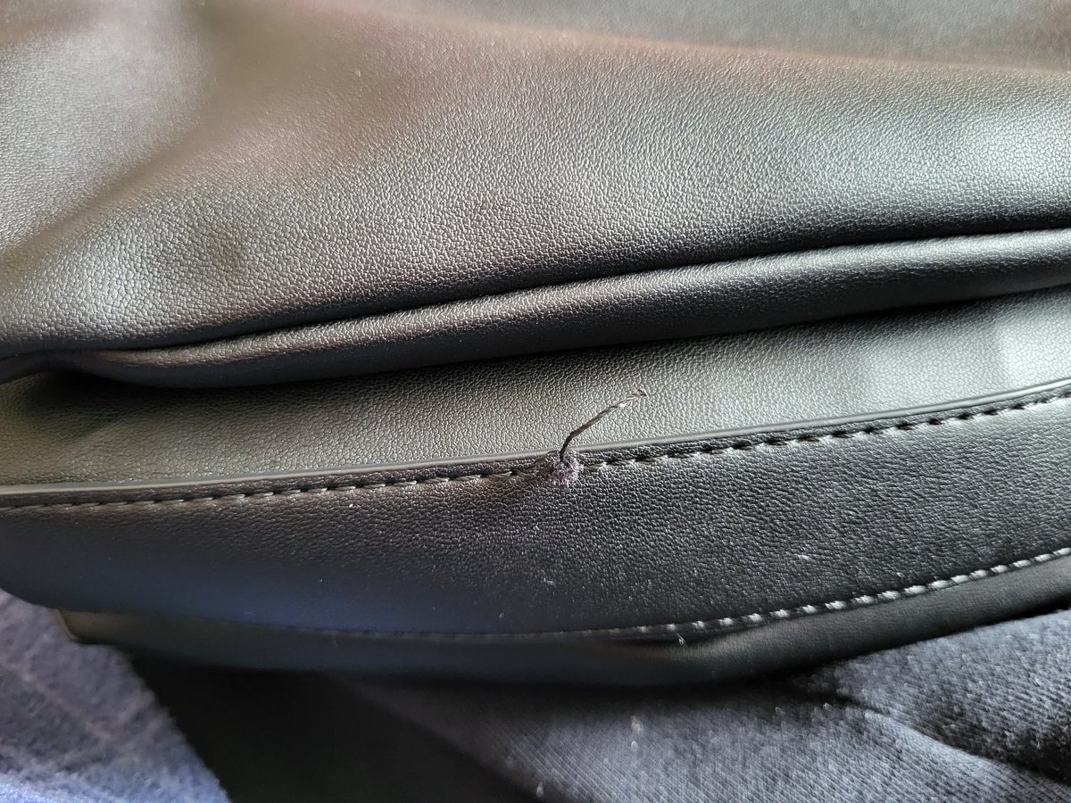 @JohnLewisRetail I wonder if the bag in the picture will last longer than the one I got for my mum? 
Falling apart after 7 months.
Horrible quality. Horrible customer service.
Don't shop at @JohnLewisRetail unless you want to throw your money away!! 

#Scamlewis&partners

Go to @marksandspencer