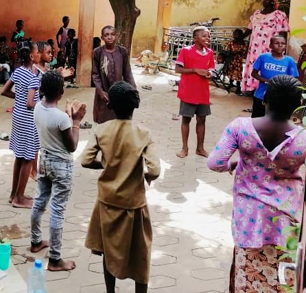 projetsemence's tweet image. #Atividade de quinta-feira 01/06 🫶
#Obrigado pelas orações 🙏🤩
#Participe com a gente: doeafrica.org/doeagora/famil…
#JigiyaSi 2️⃣0️⃣2️⃣3️⃣