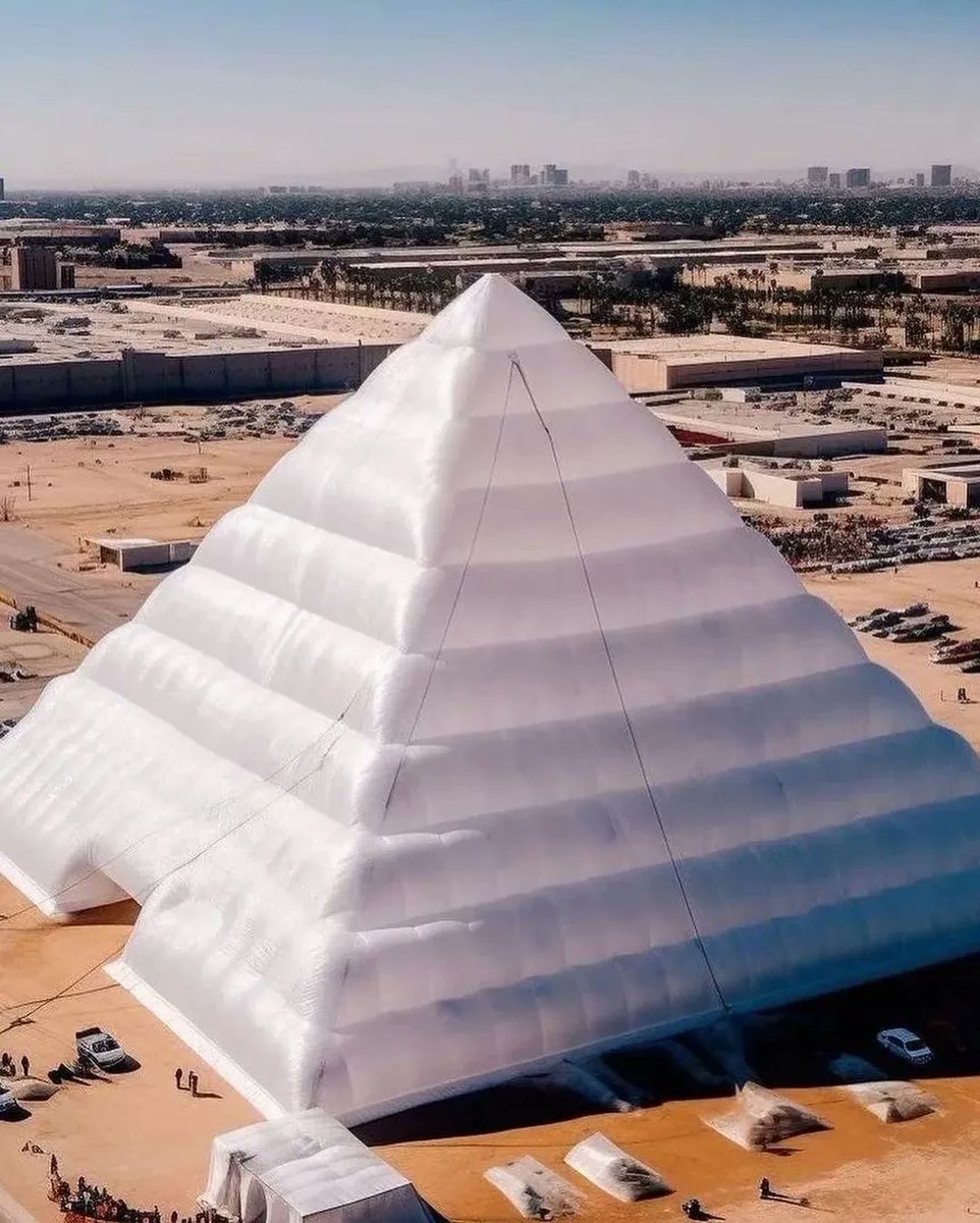 marketing_birds's tweet image. The perfect blend of art and technology. 🎨🤖

Cr: joann
 #AIarchitecture #IconicStructures #Creativity
#design #marketing #iconicdesigns #ai #ArtificialIntelligence