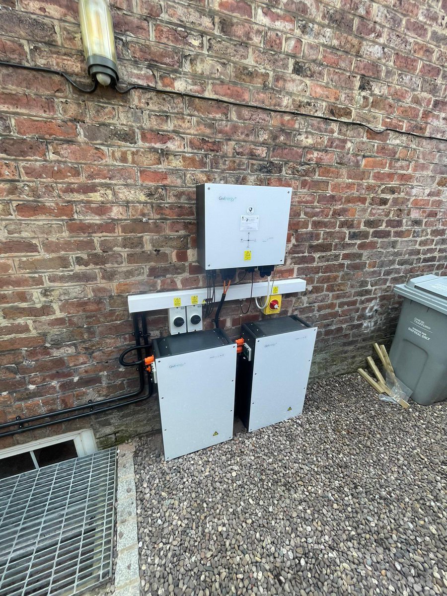 A_Class_P_And_E's tweet photo. Here’s another fantastic solarPV we have just fitted in #Hale #Altrincham #Greatmanchester
We installed a Giv Energy 5kw inverter with 19kw of Giv Energy batterys on the this property. @GivEnergy
#solarPV #solarenergy #solarPVinstaller #Greenenergy #solarstorage #solarpanels https://t.co/YTnC1zkMZs