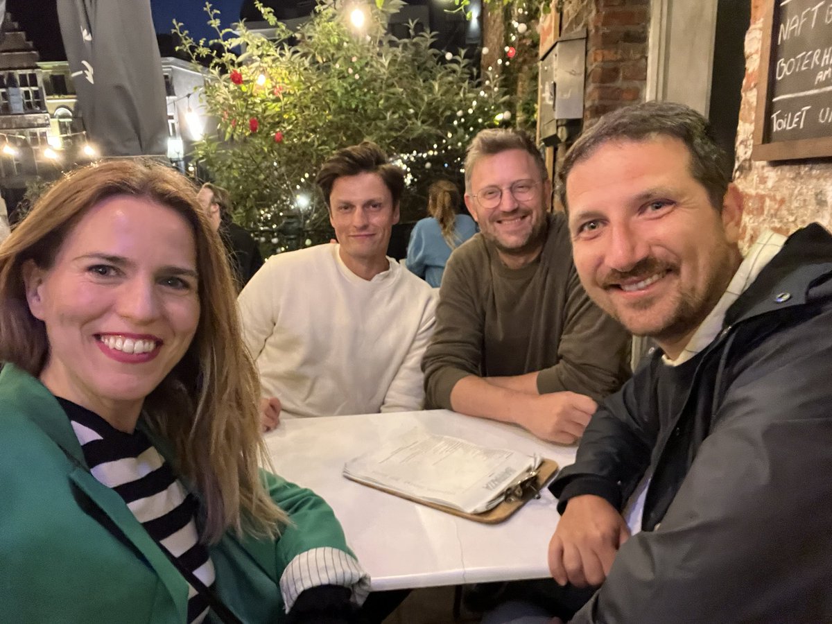 PeltzerNieves's tweet photo. What a pleasure to work with this gang and to serve as a panel member for the defence of such an amazing PhD student. Jon you are an outstanding scientist! Congratulations on your well-deserved PhD!!! #VIB #autophagy #tnfsignalling https://t.co/CvnSKqE9Bd