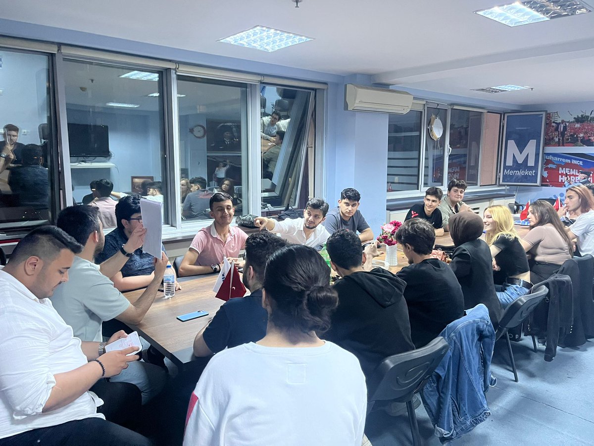 il_genclik's tweet photo. Memleket Partisi Bursa Gençliği Haziran ayının ilk gençlik toplantısını gerçekleştirmiş bulunmaktadır.

Atatürk gençliği mücadele devam ediyor!
@vekilince https://t.co/er7UFescsI