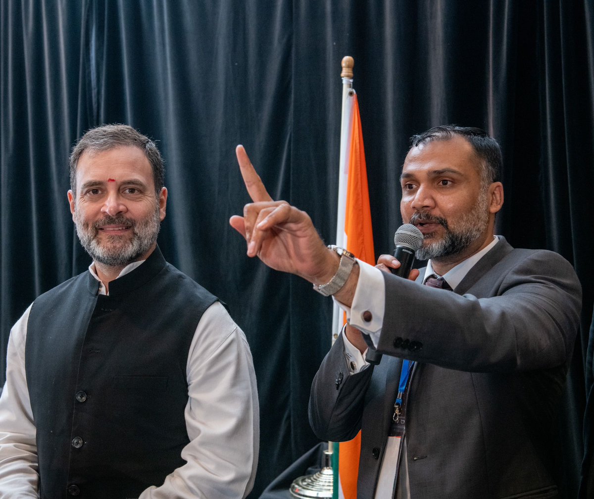 A Dream come true for every karyakarta.🥰
Its an honor to host @RahulGandhi
Thank you @INCOverseas & @sampitroda for giving us a opportunity.
#RGinUSA
#MohabbatKiDukhan