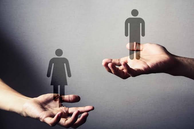 sigmaayush_0509's tweet image. 2.
Comparison and self-esteem: AI-generated content can foster a culture of comparison, leading to low self-esteem and negative body image . 🌱✨🌱✨
#TechandWellness
#DigitalMentalHealth
#AIandEmotionalWellbeing
#TechStress
#AIandSocialIsolation
#DigitalDetox