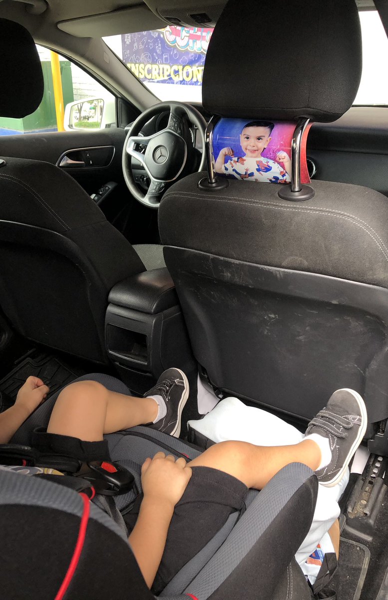 Si la astrología no es real por qué mi hijo (leo) quiere ir viendo su foto en el camino de regreso del kinder a la casa ???????????